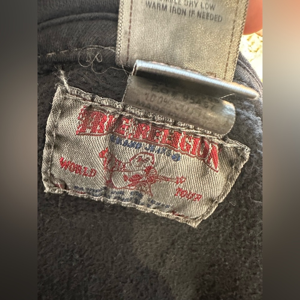 True Religion Y2K Big T Red Stitch Logo Zip Hoodie (Kids Medium OR Women’s XS) - Picture 6 of 7